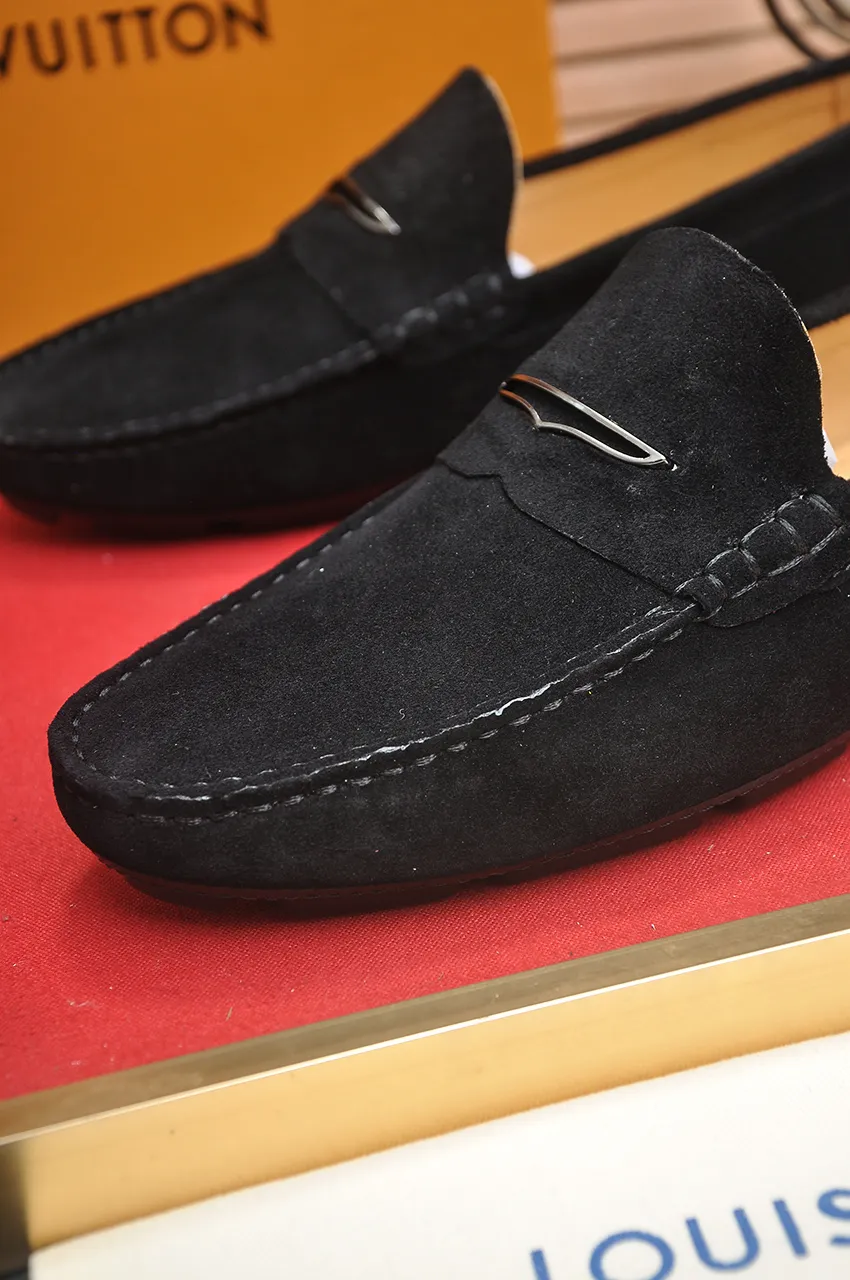 Men's men's shoes 💰420💶 [LV Doudou shoes] (water-dyed cowhide lining) new model is on the market, available on the official website. The new Doudou shoes are processed into single-color materials, and the uppers are made of imported horsehide leather. The body of the shoe is fully hemmed with mark thread, and is lined with imported original cowhide leather. The elegant shoe shape is super suitable for all-matching, and the size is 38-44.